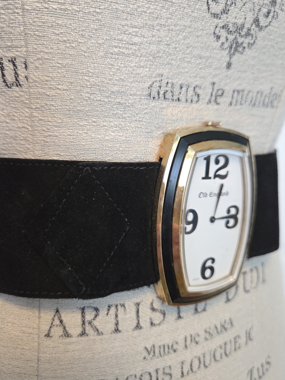 Vintage Black Suede Belt with Decorative Watch Face Buckle - Picture 4 of 16